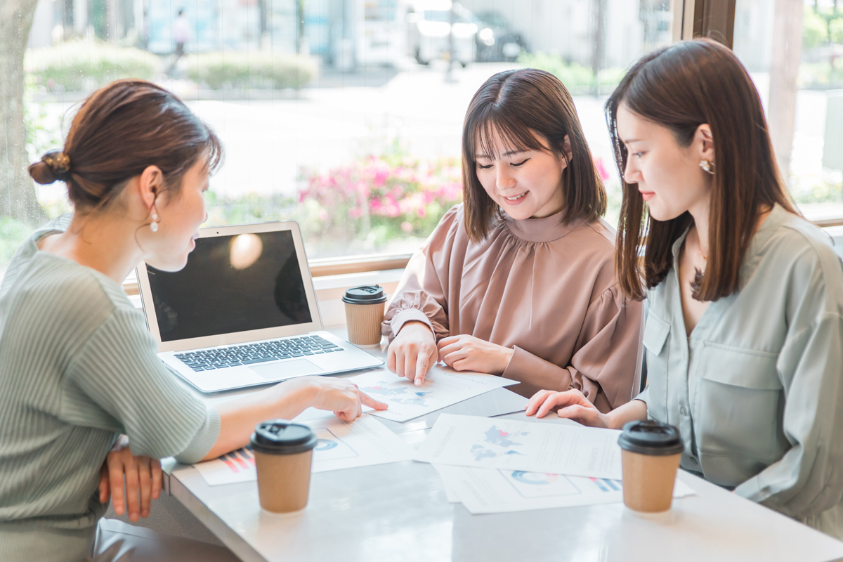 年収を上げる5つの方法|収入を増やせる人の特徴もあわせて紹介!
